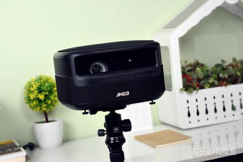 堅果v10智能投影儀開箱 白天開窗投射120寸，家用影音神器初體驗